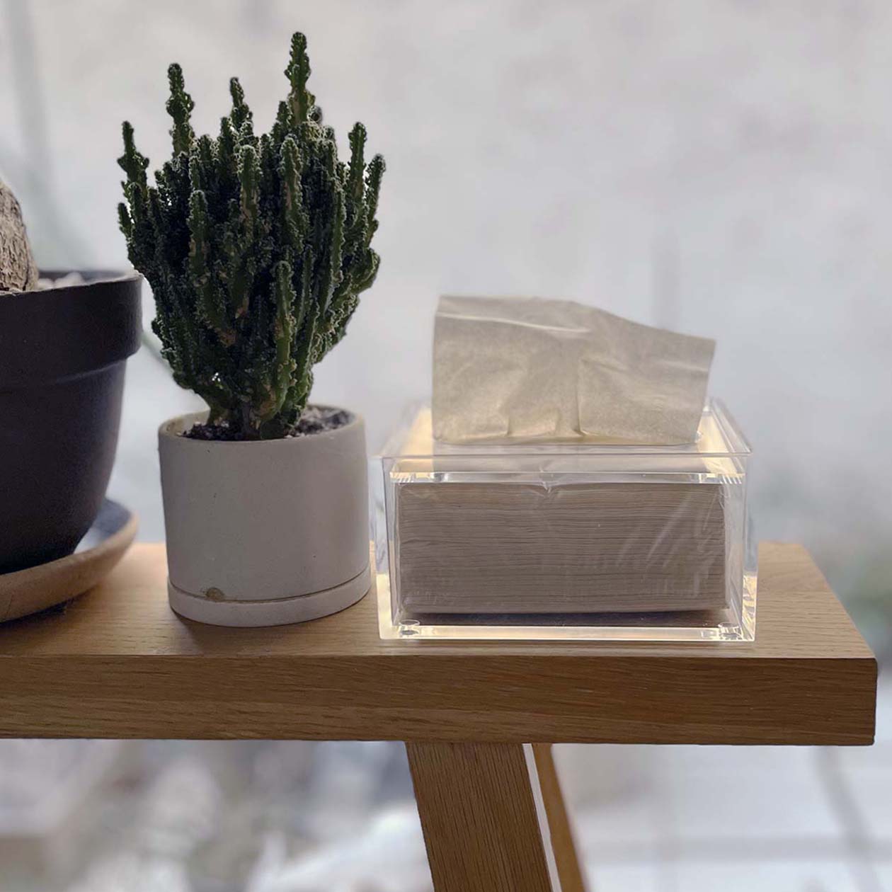 Acrylic Tabletop Item Tissue Box Secondary image