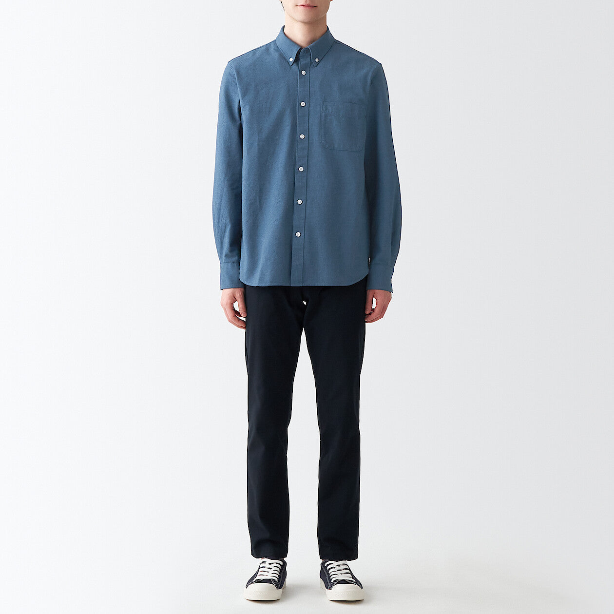 Men's Washed Oxford Collared Long Sleeve Button Down Shirt