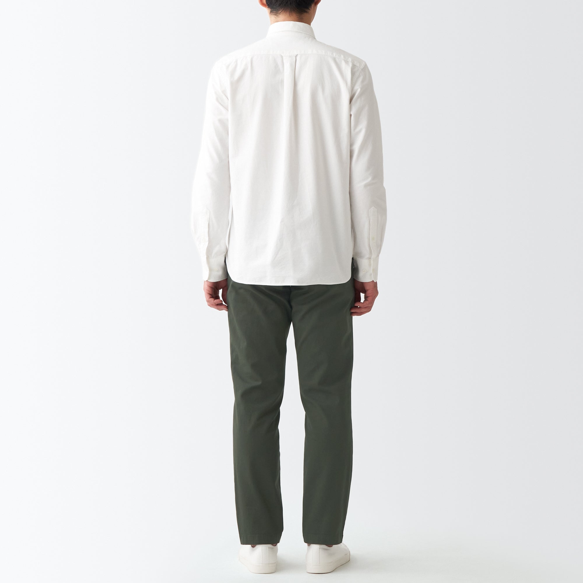 Men's 4-Way Stretch Chino Slim Pants (L30)