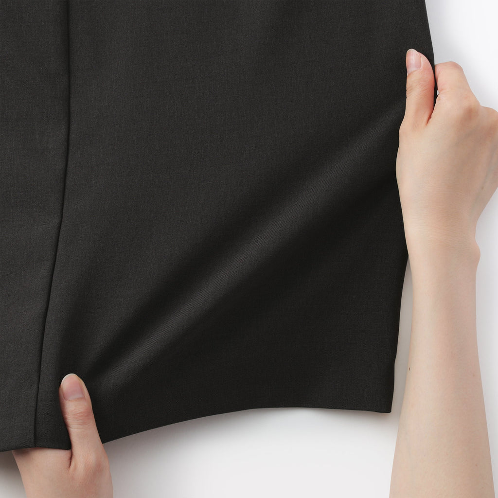 Water Repellent Straight Skirt