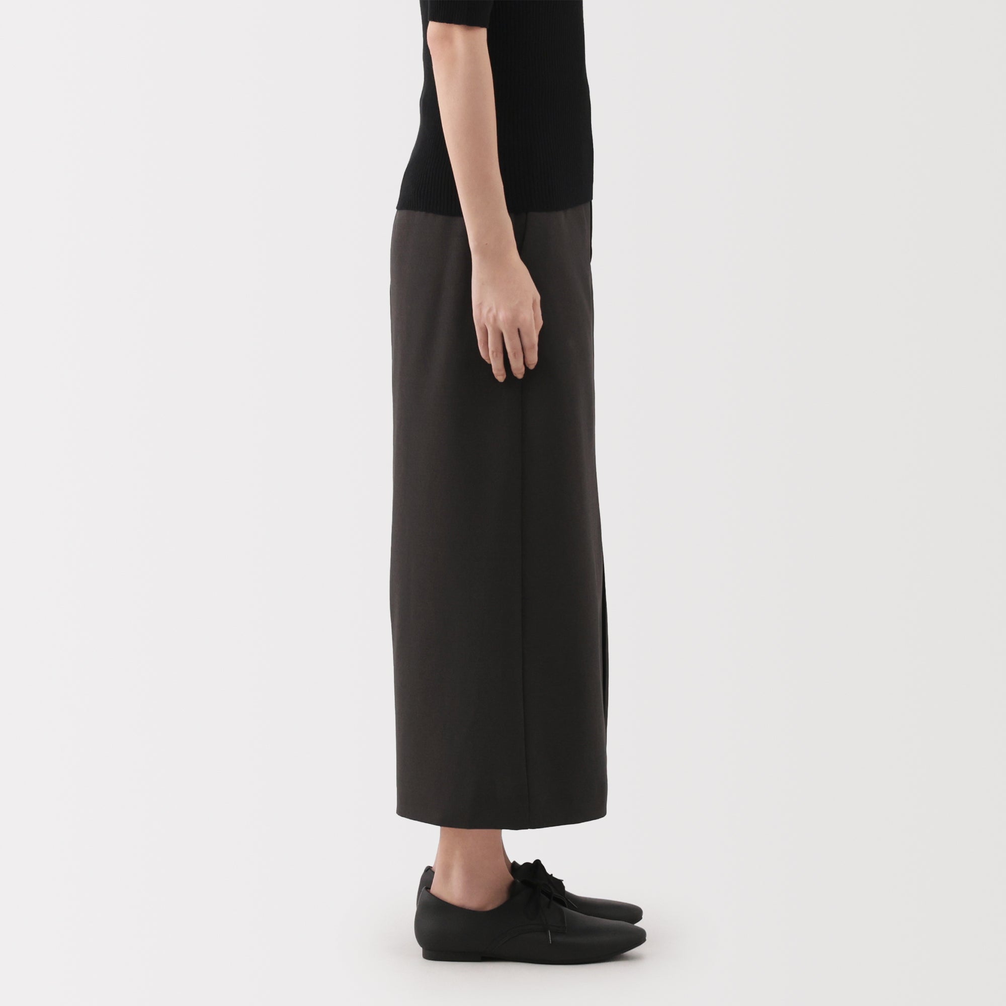 Water Repellent Straight Skirt