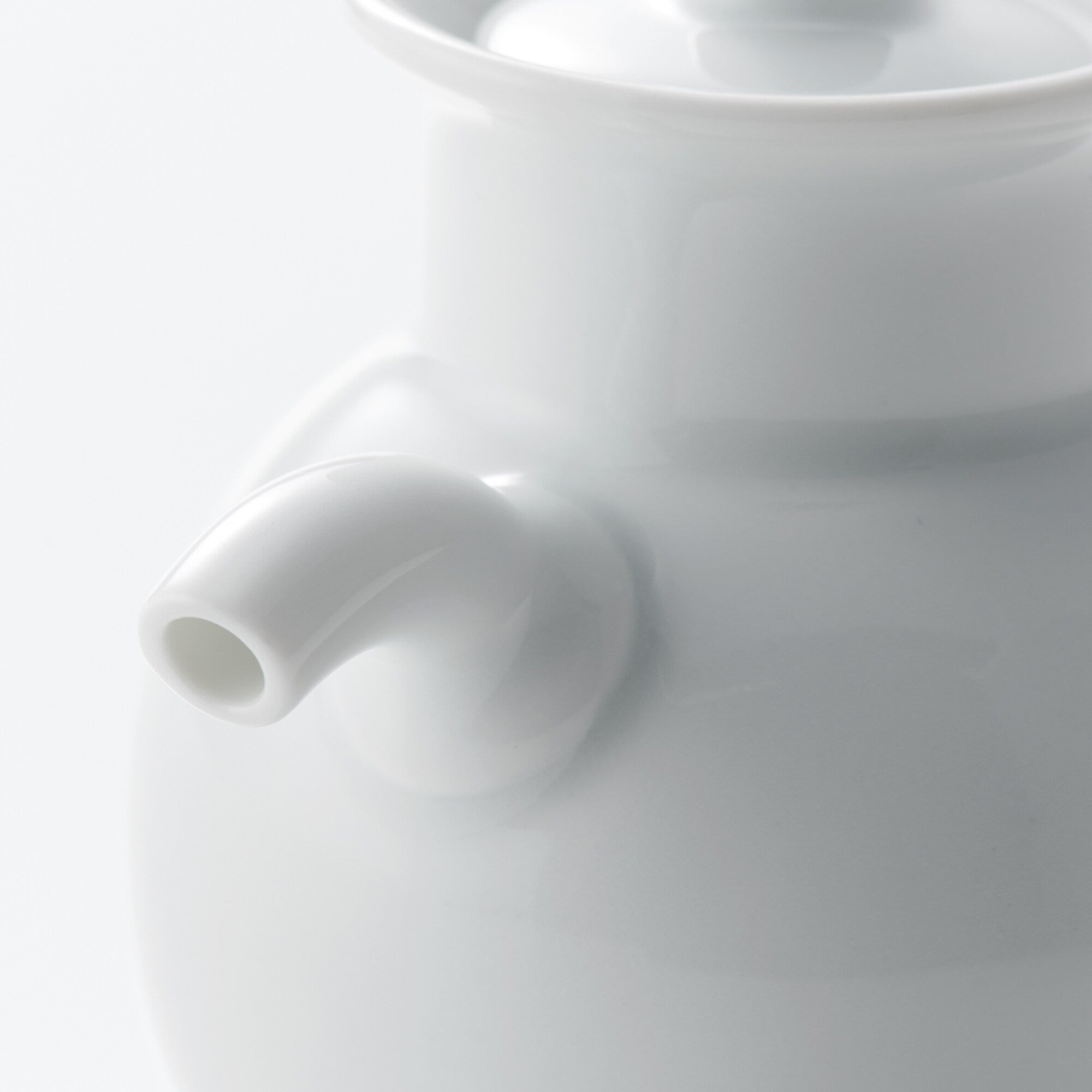 White Porcelain Sauce Pot