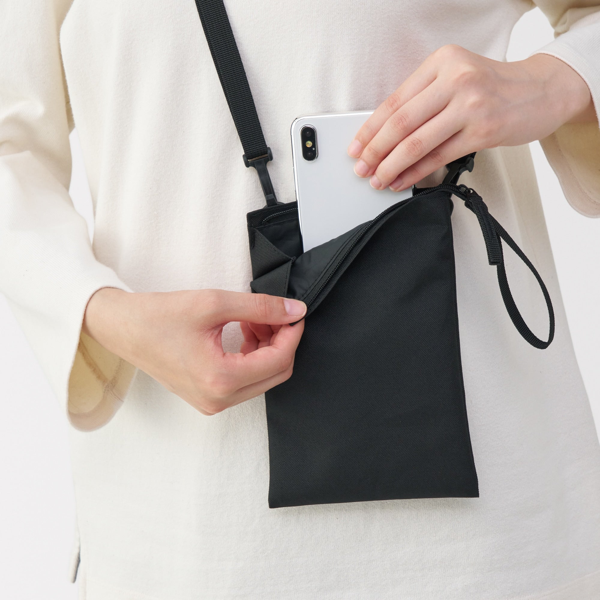 Water Repellent Mini Sacoche