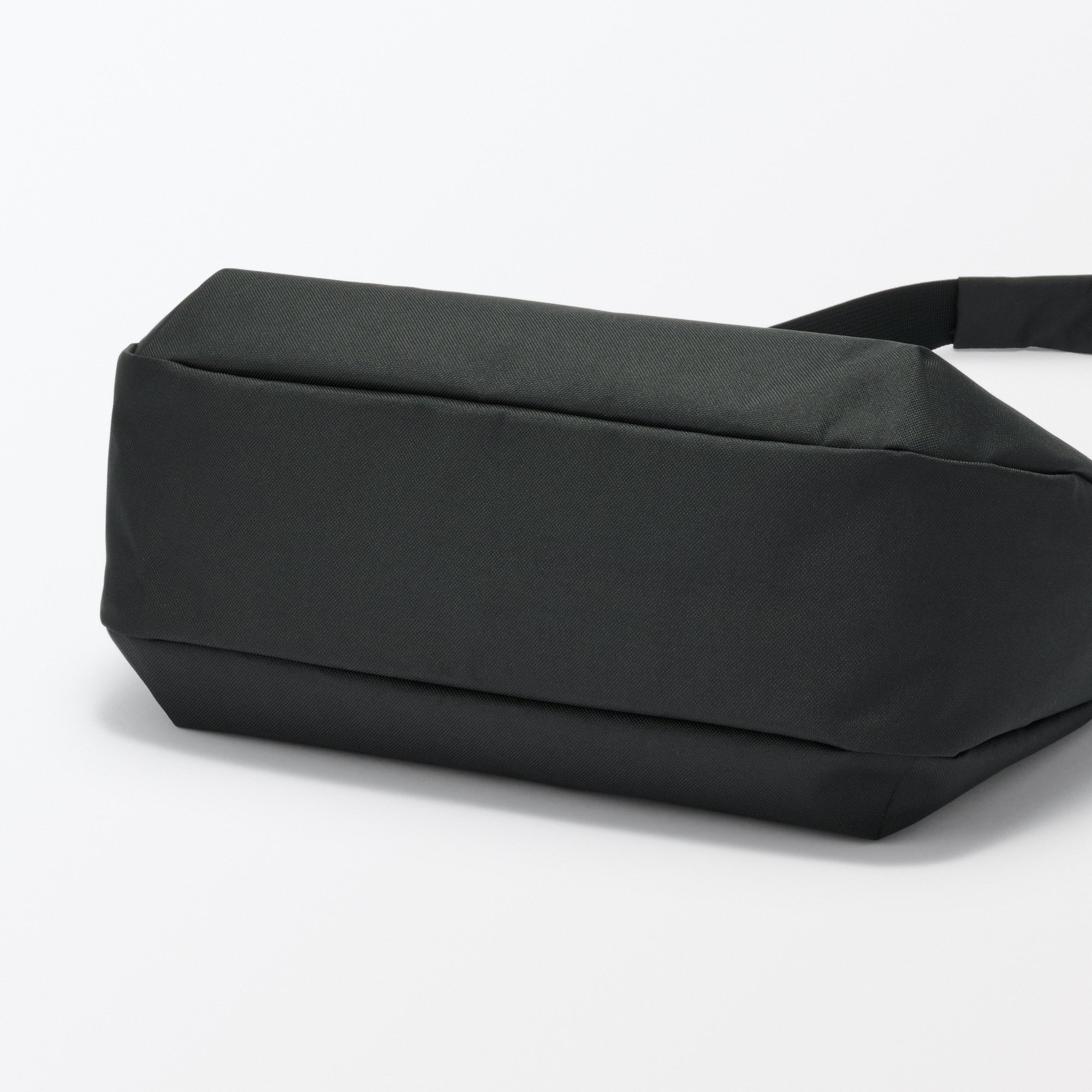 Water Repellent 2-Way Shoulder Bag