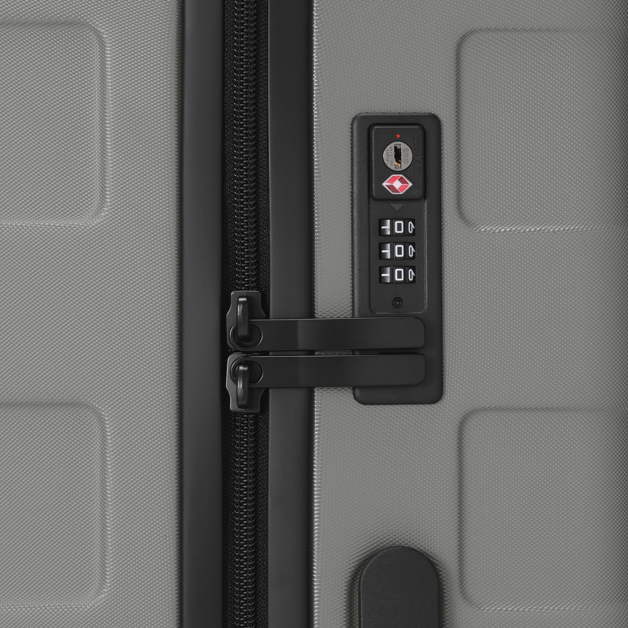 Hard Shell Suitcase 75L | Check-In