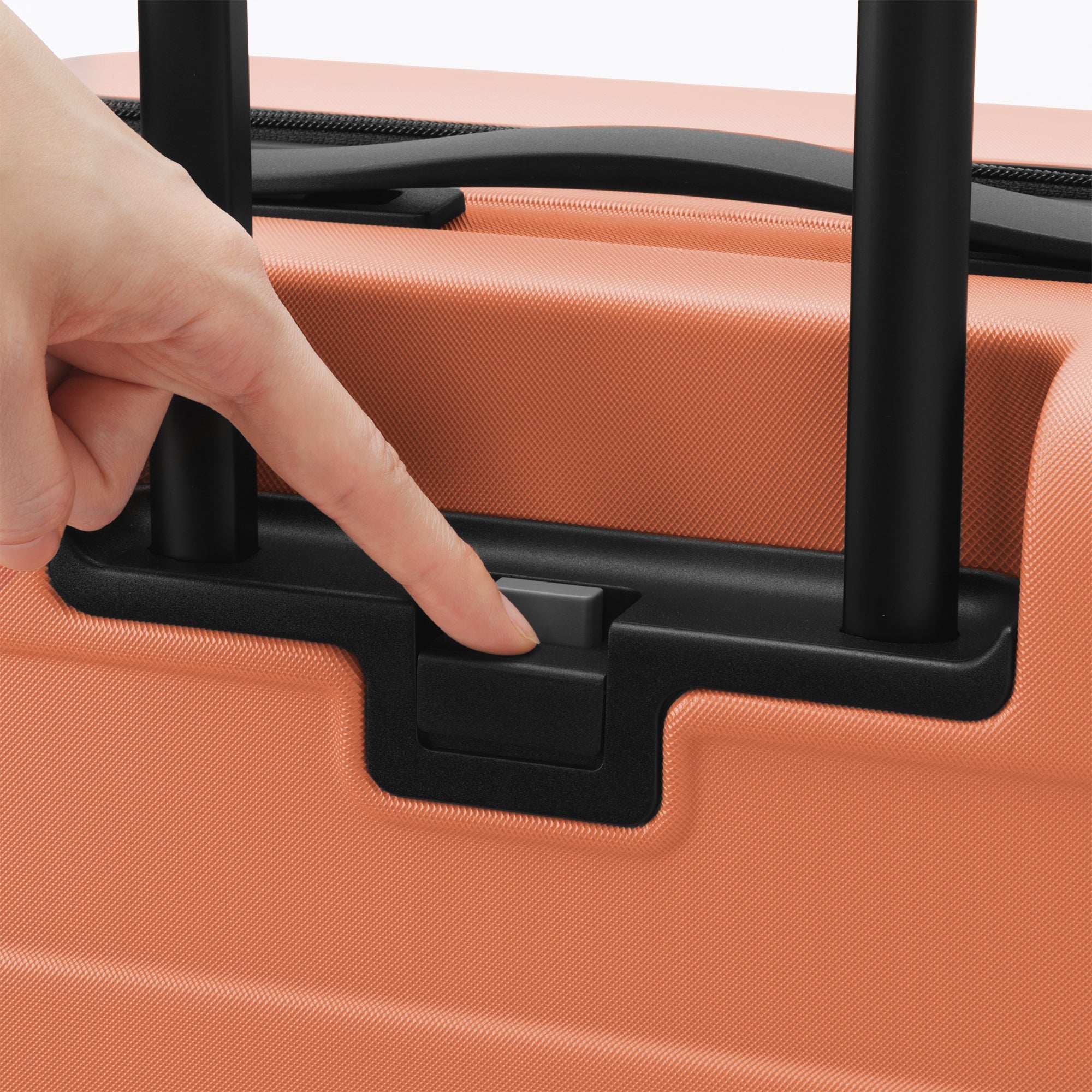 Hard Shell Suitcase 75L | Check-In