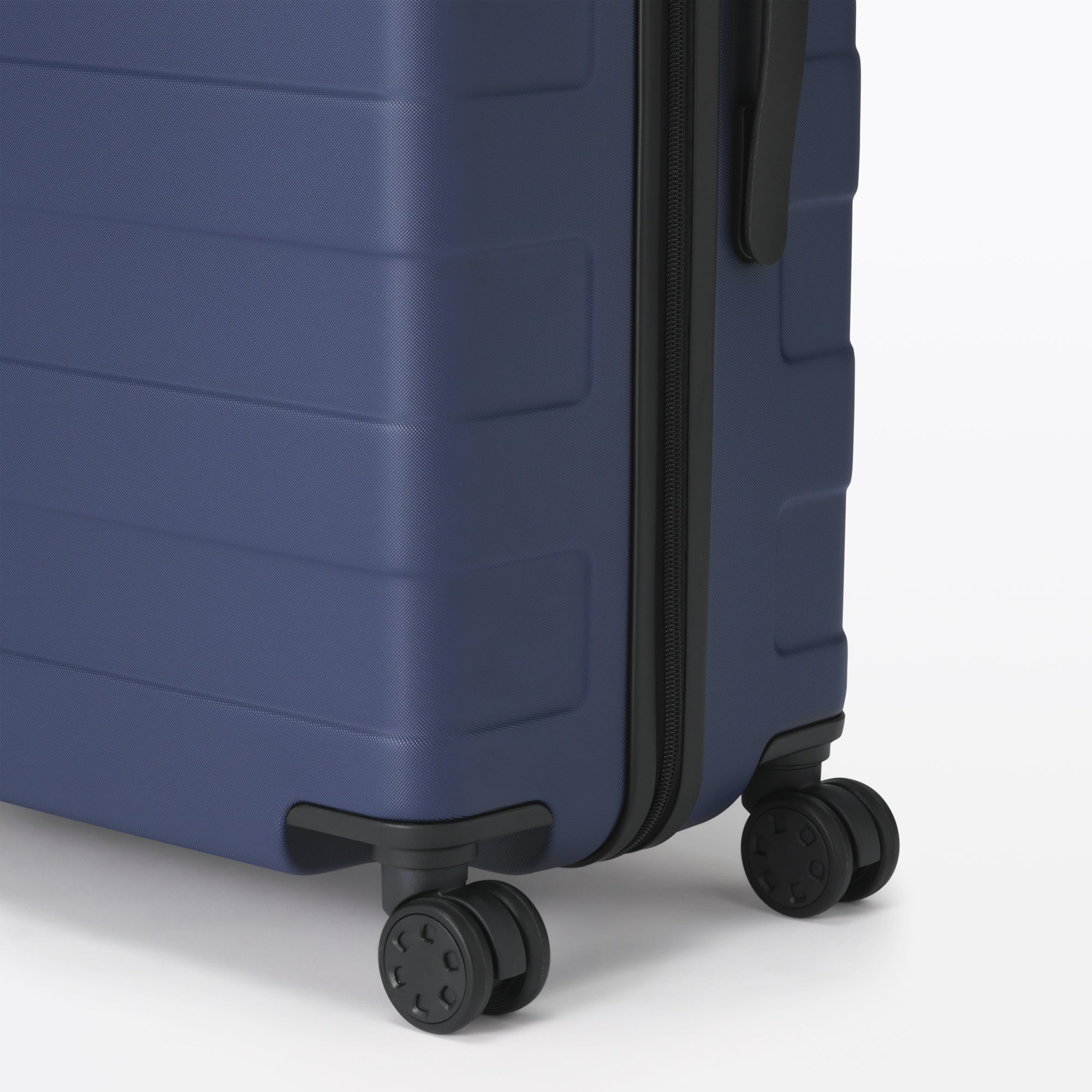 Hard Shell Suitcase 75L | Check-In