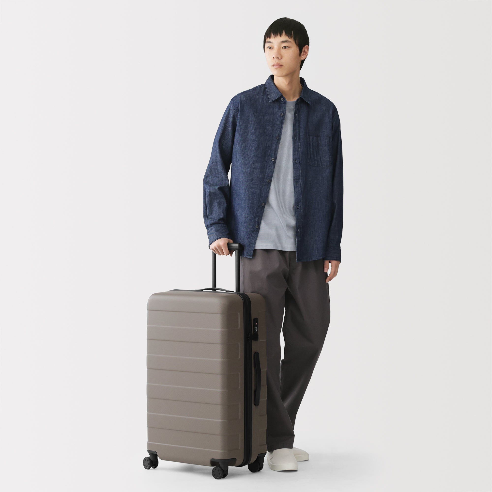 Hard Shell Suitcase 75L | Check-In