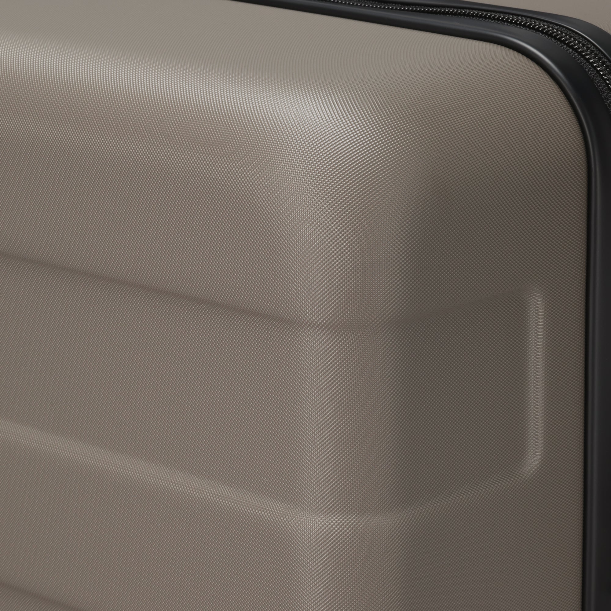 Hard Shell Suitcase 75L | Check-In
