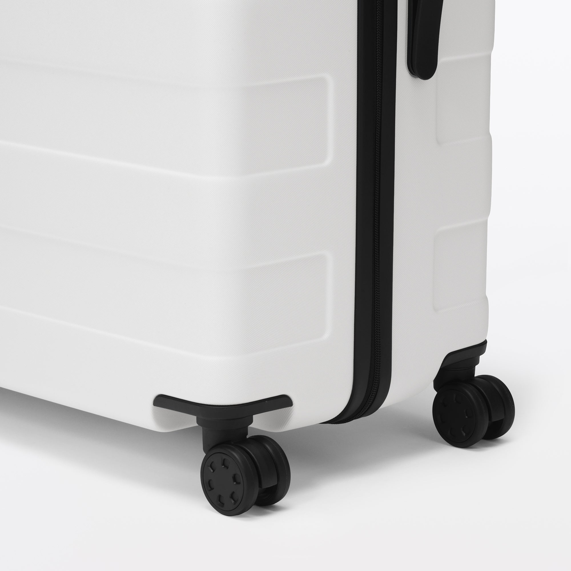 Hard Shell Suitcase 105L | Check-In