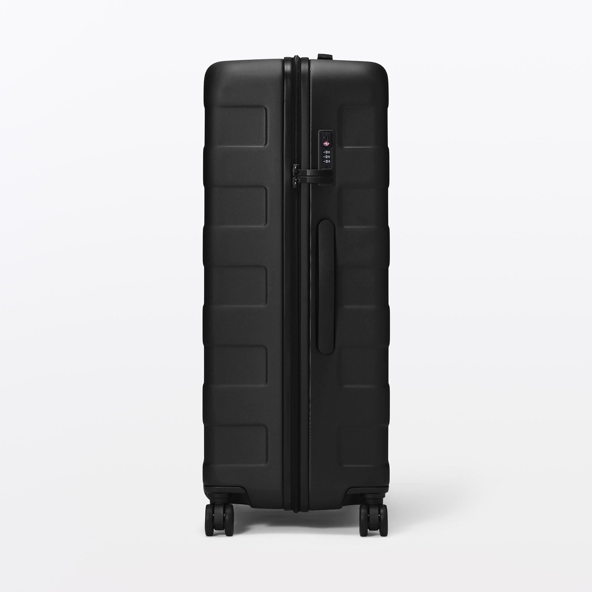 Hard Shell Suitcase 105L | Check-In