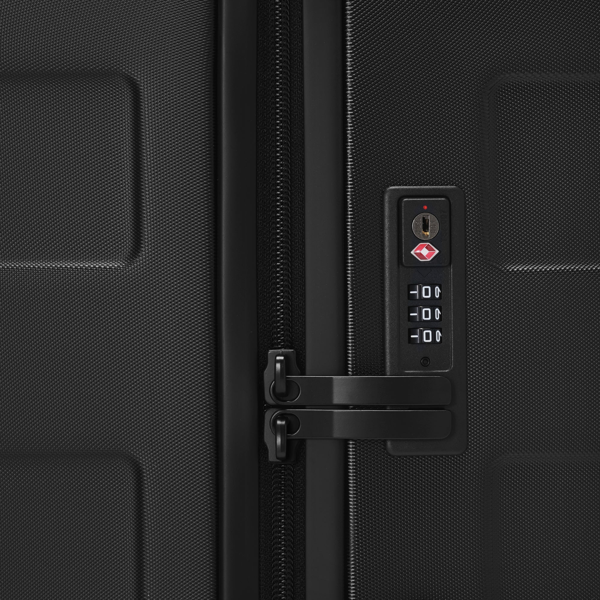 Hard Shell Suitcase 105L | Check-In