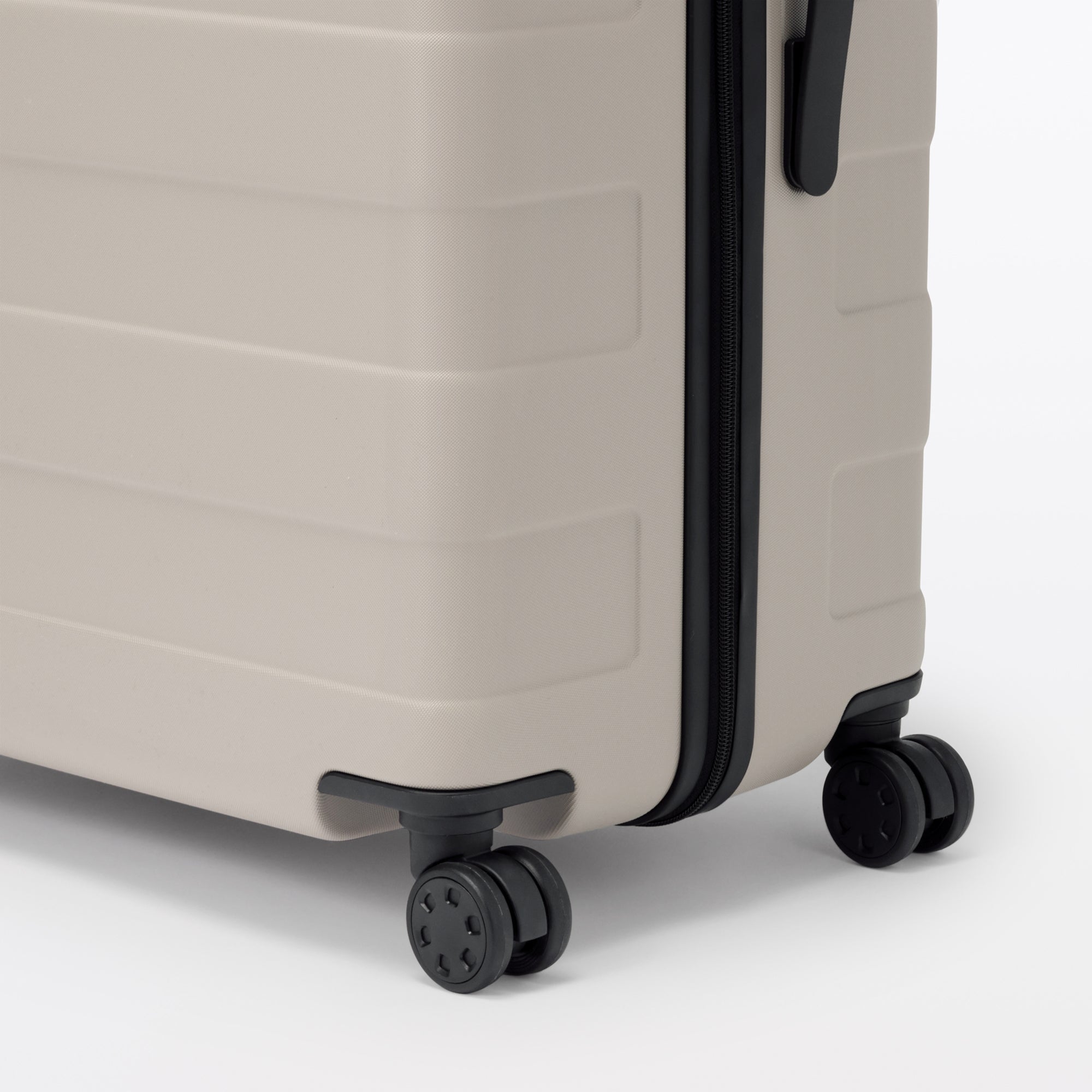 Hard Shell Suitcase 105L | Check-In