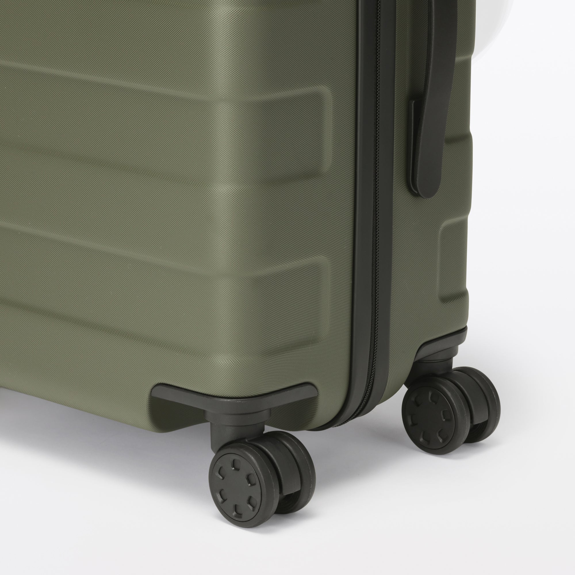Hard Shell Suitcase 36L | Carry-On