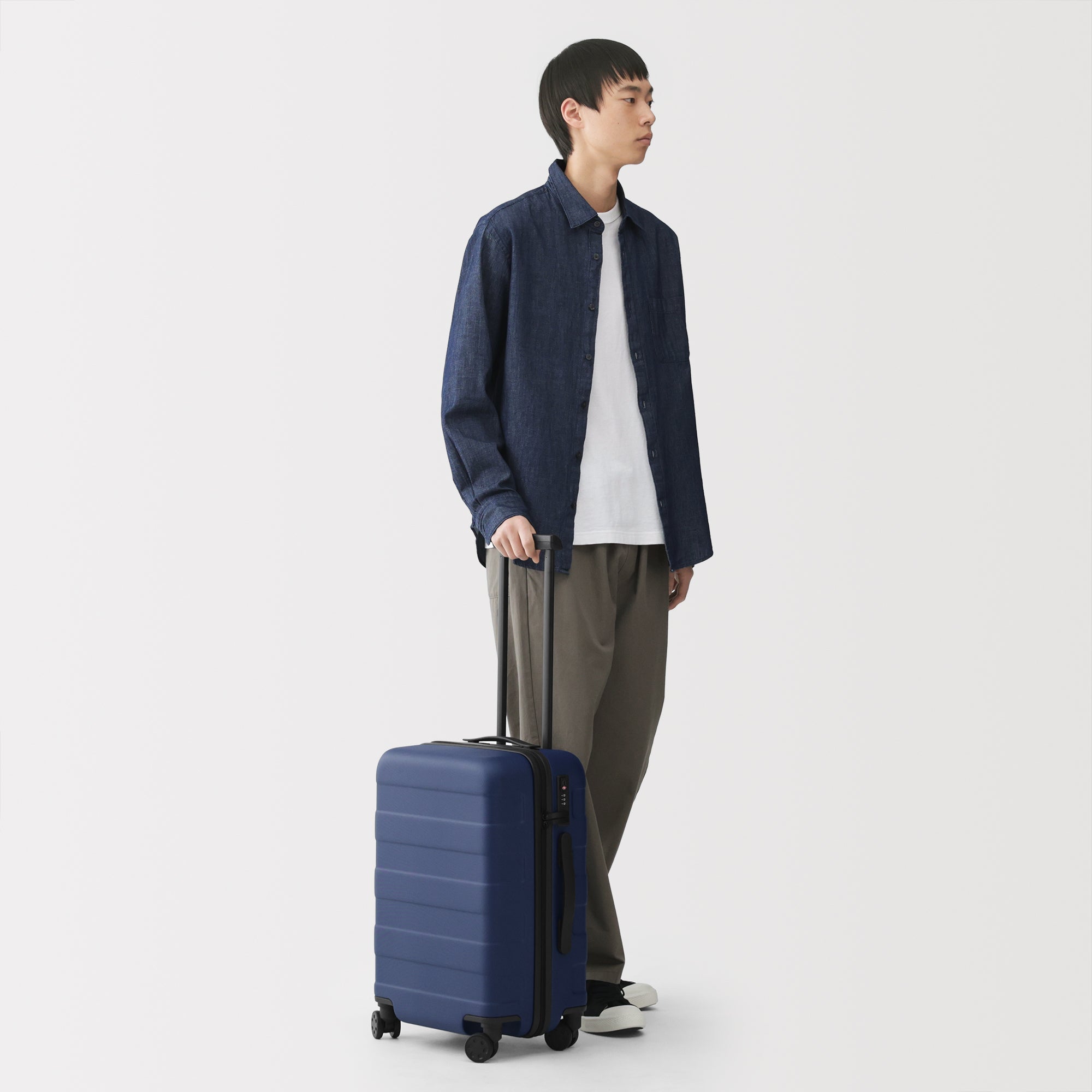 Hard Shell Suitcase 36L | Carry-On
