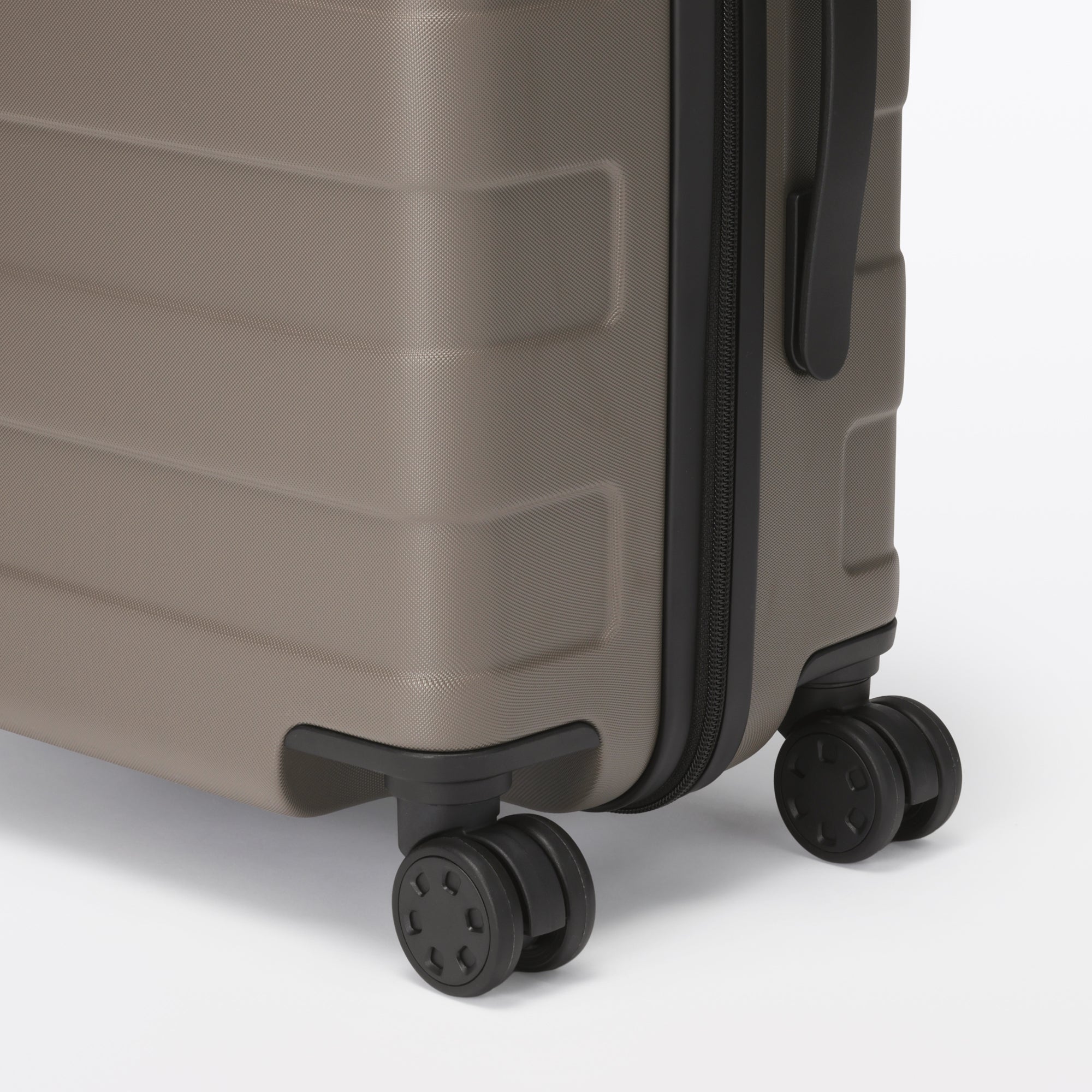 Hard Shell Suitcase 36L | Carry-On