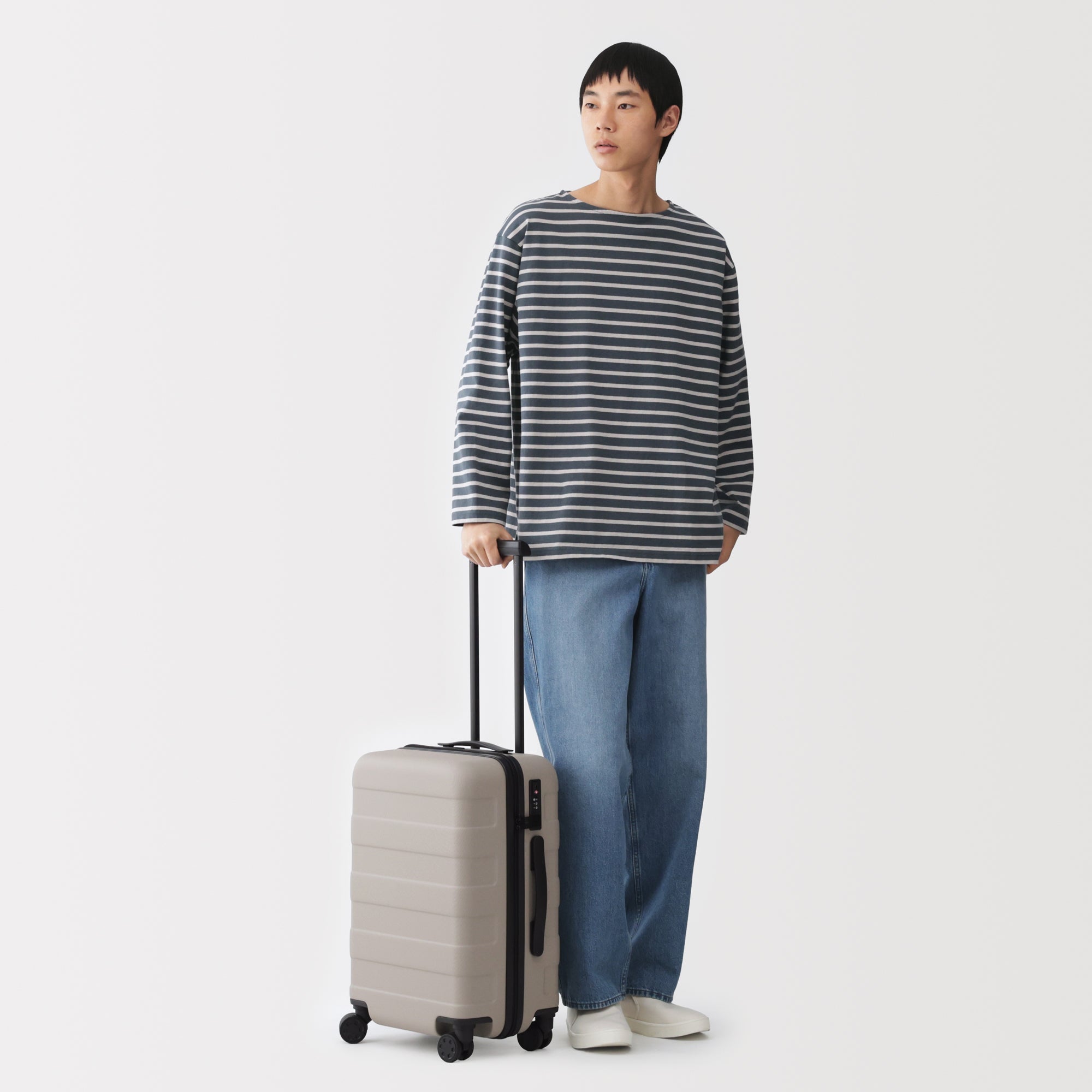 Hard Shell Suitcase 36L | Carry-On