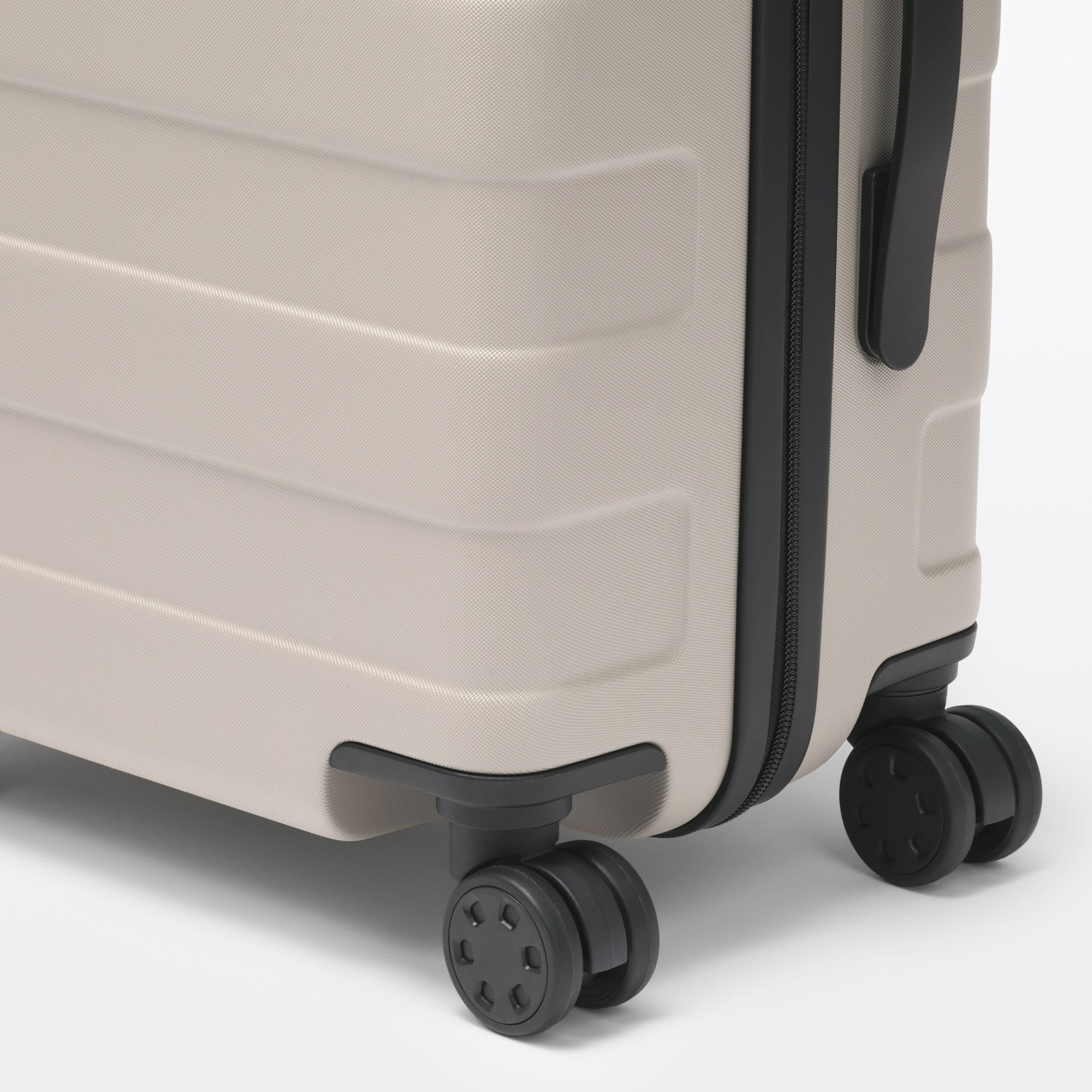 Hard Shell Suitcase 36L | Carry-On