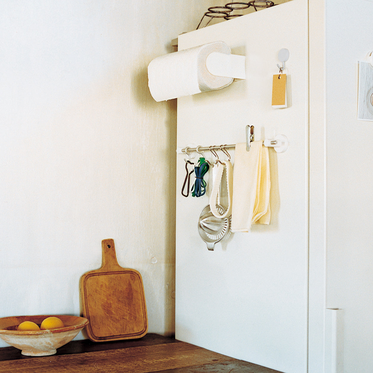 ABS Resin Paper Towel Holder with Magnet Secondary image