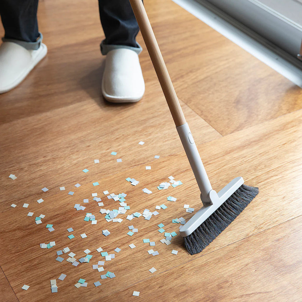 Cleaning System Short Wooden Pole