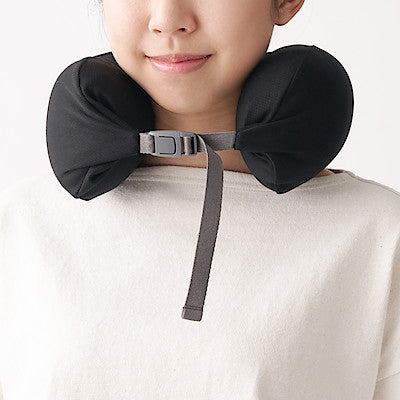 Fitting Neck Cushion Curved Type Black