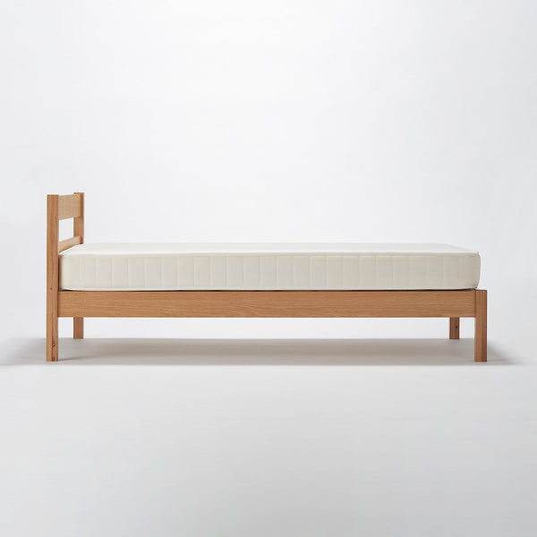 [HD] Wooden Bed