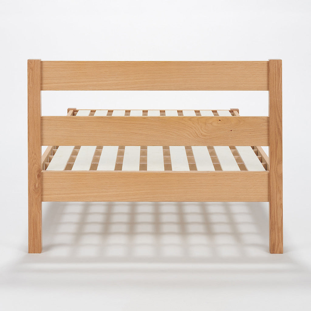 [HD] Wooden Bed