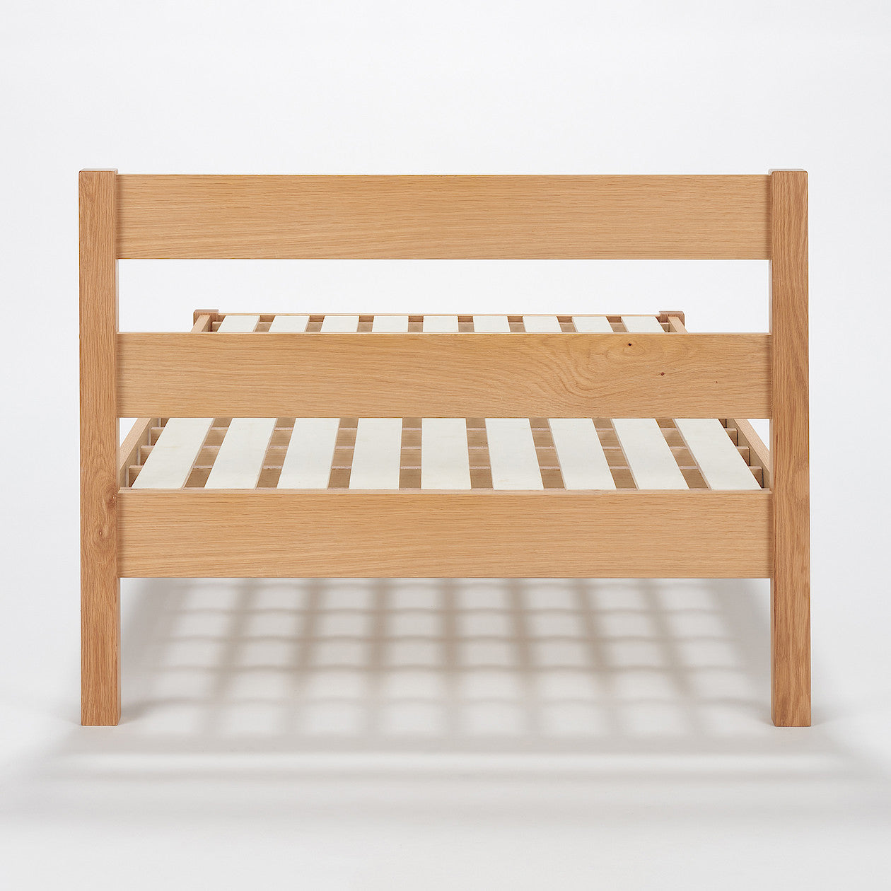 [HD] Wooden Bed