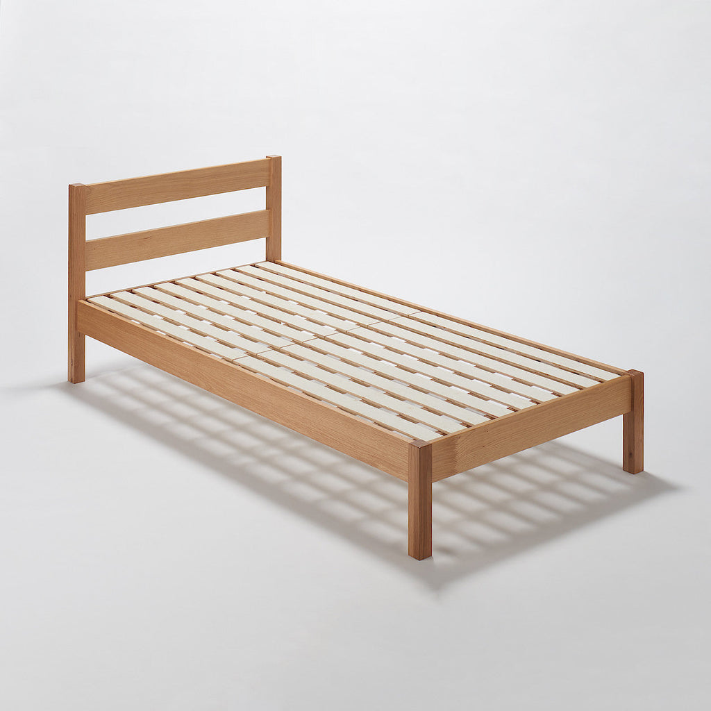 [HD] Wooden Bed