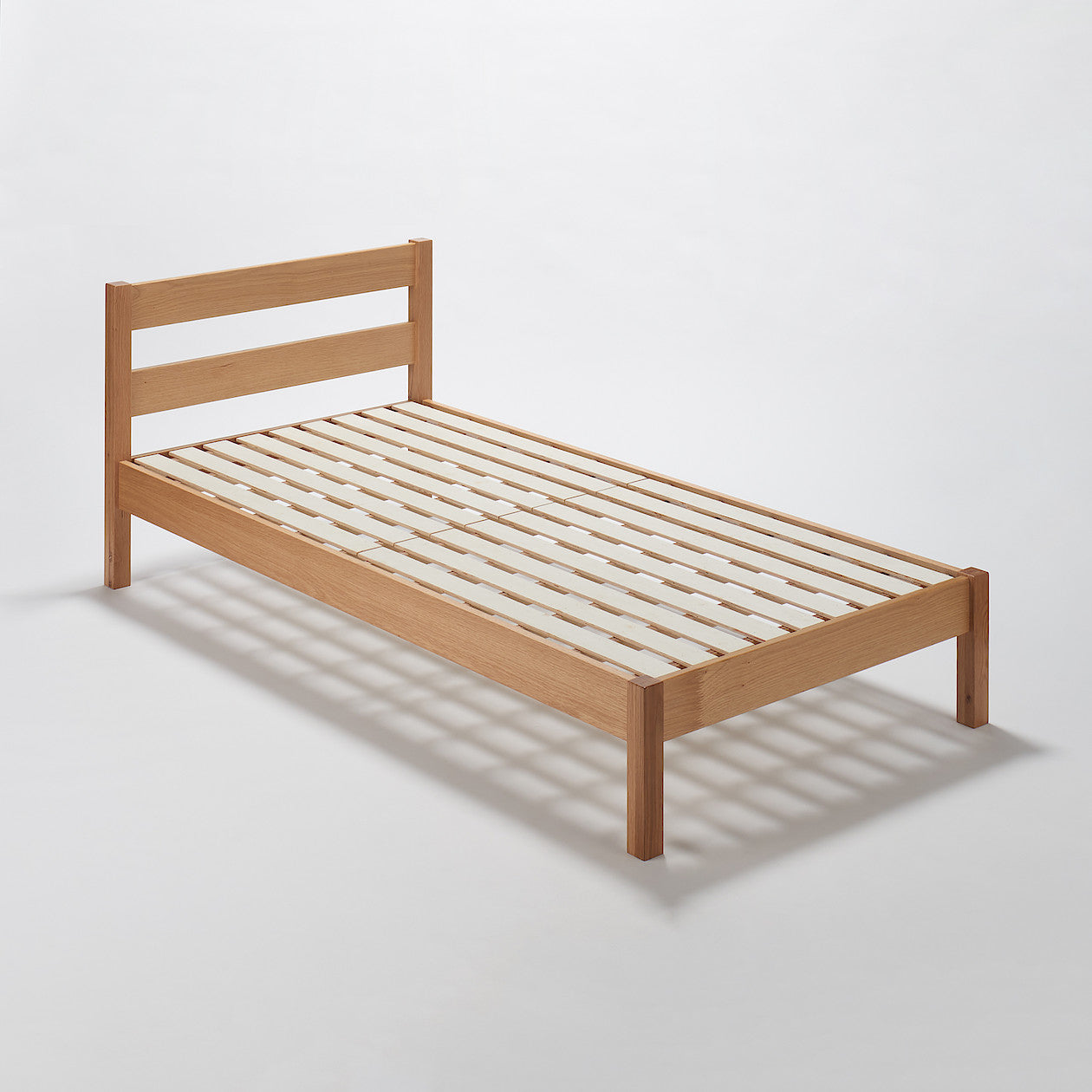 [HD] Wooden Bed