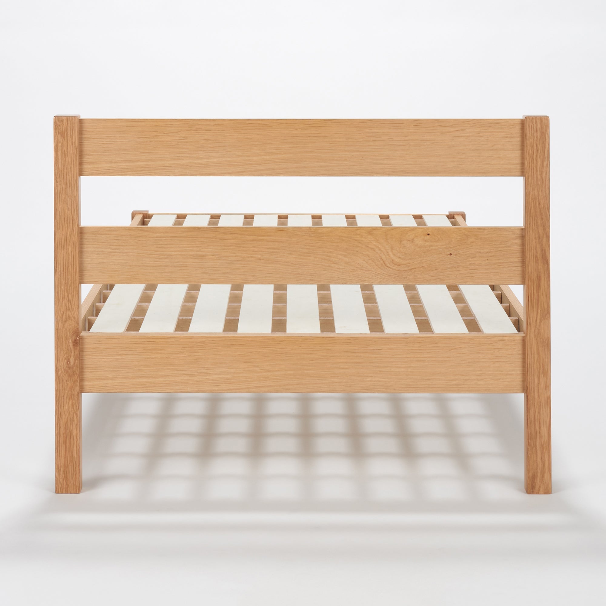 [HD] Wooden Bed
