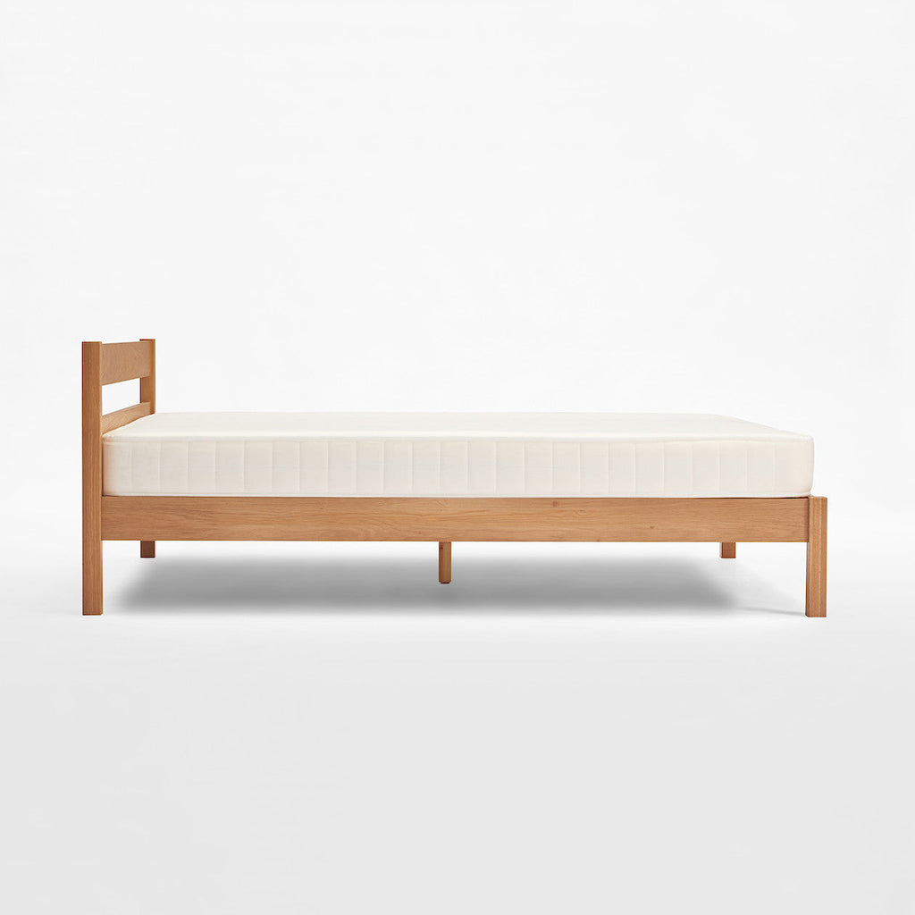 [HD] Wooden Bed