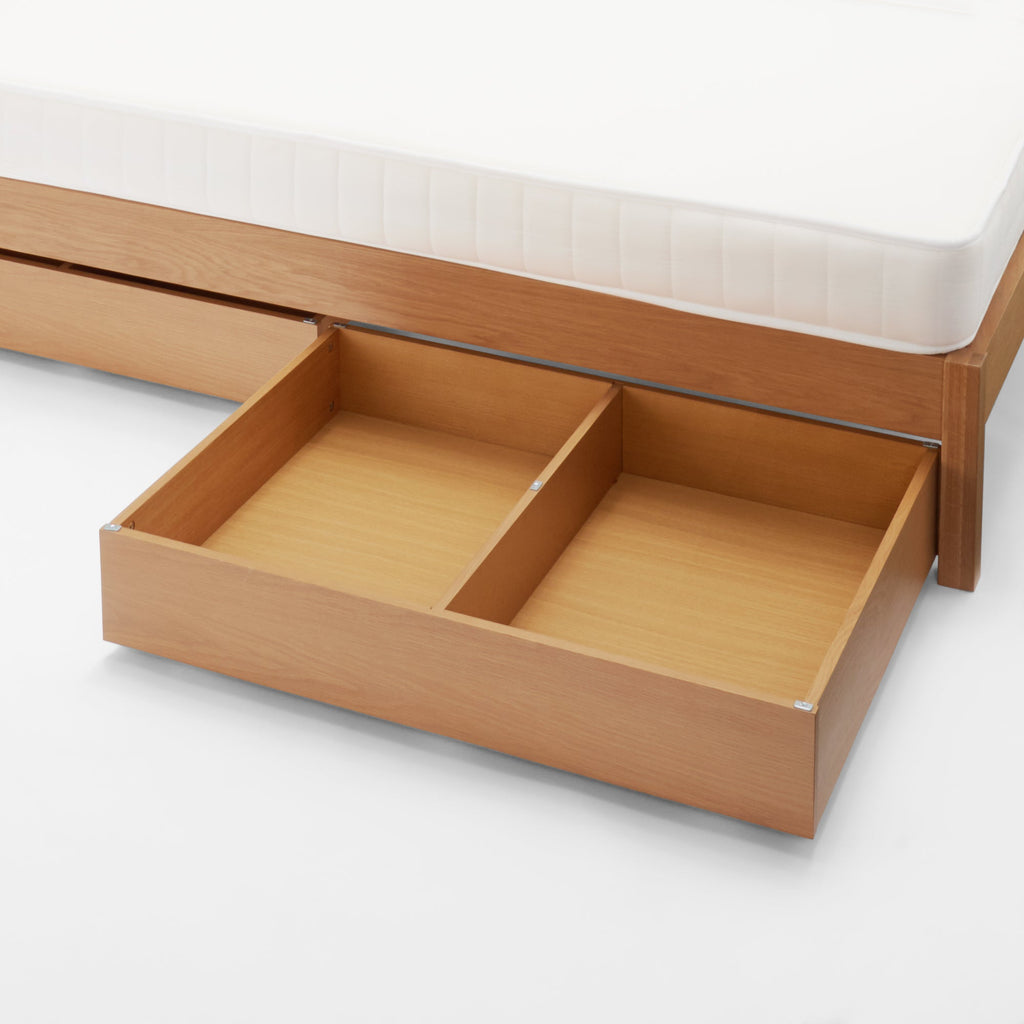 [HD] Wooden Bed