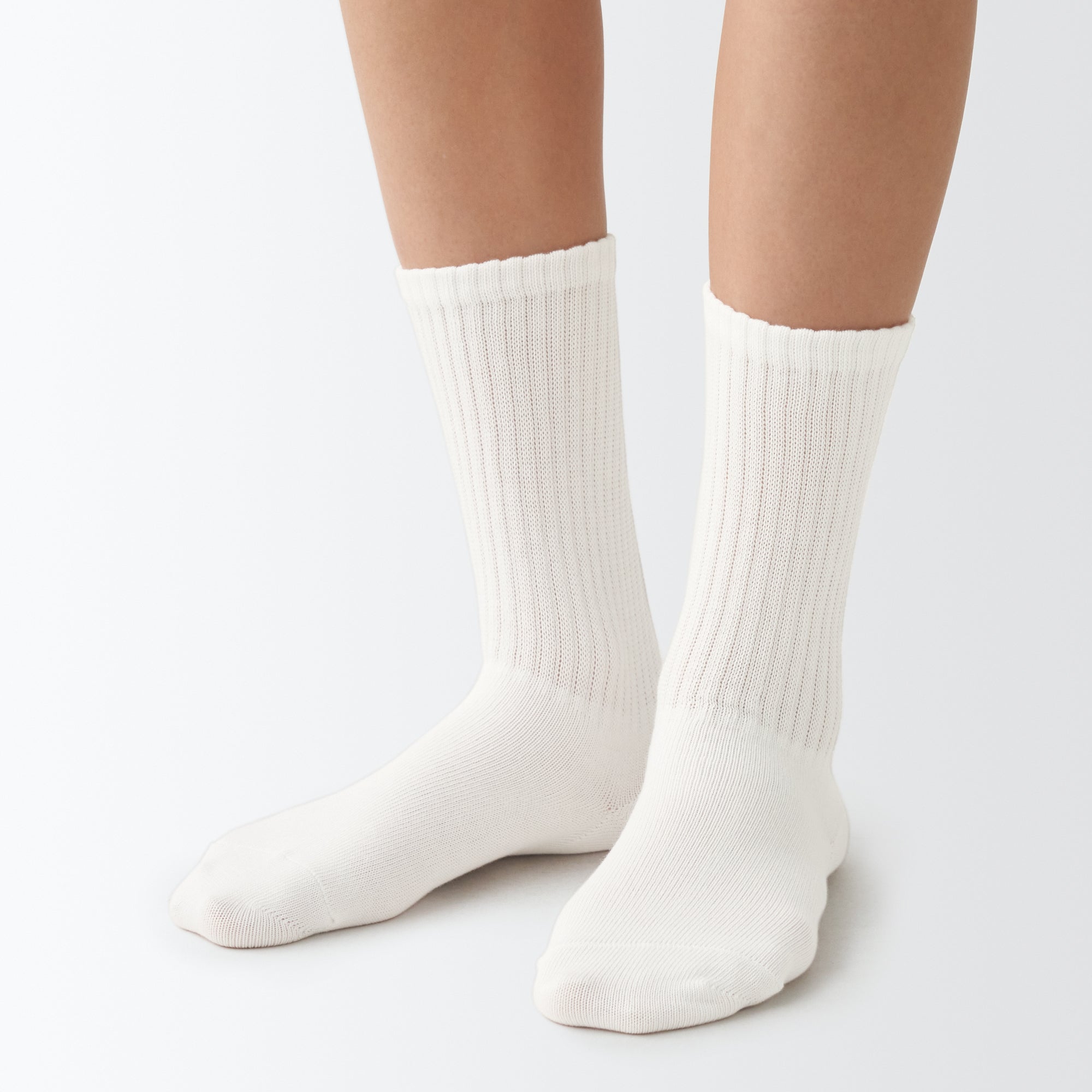 Right Angle No Elastic Loose Fit Socks