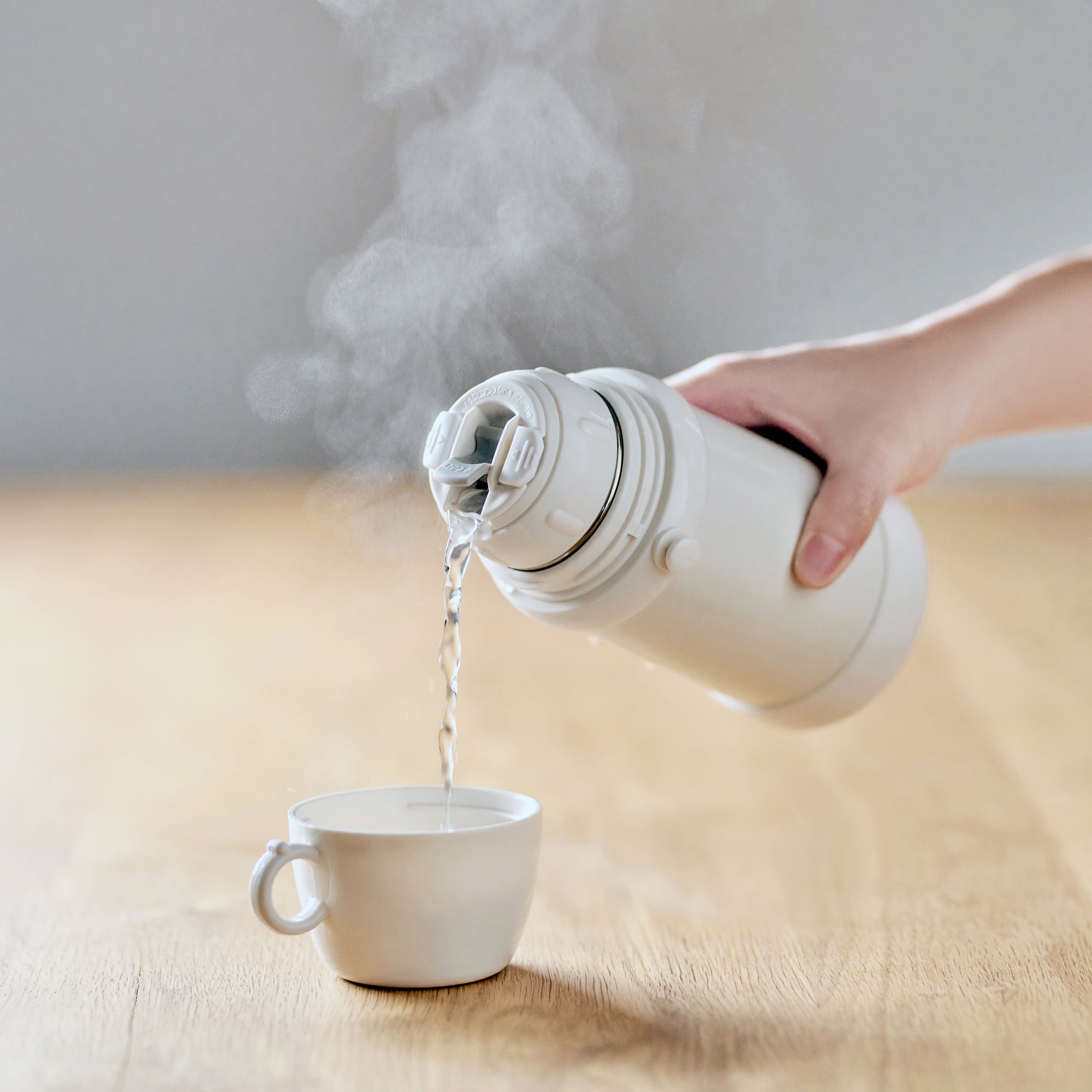 Stainless Steel Insulated Bottle with Two Lids