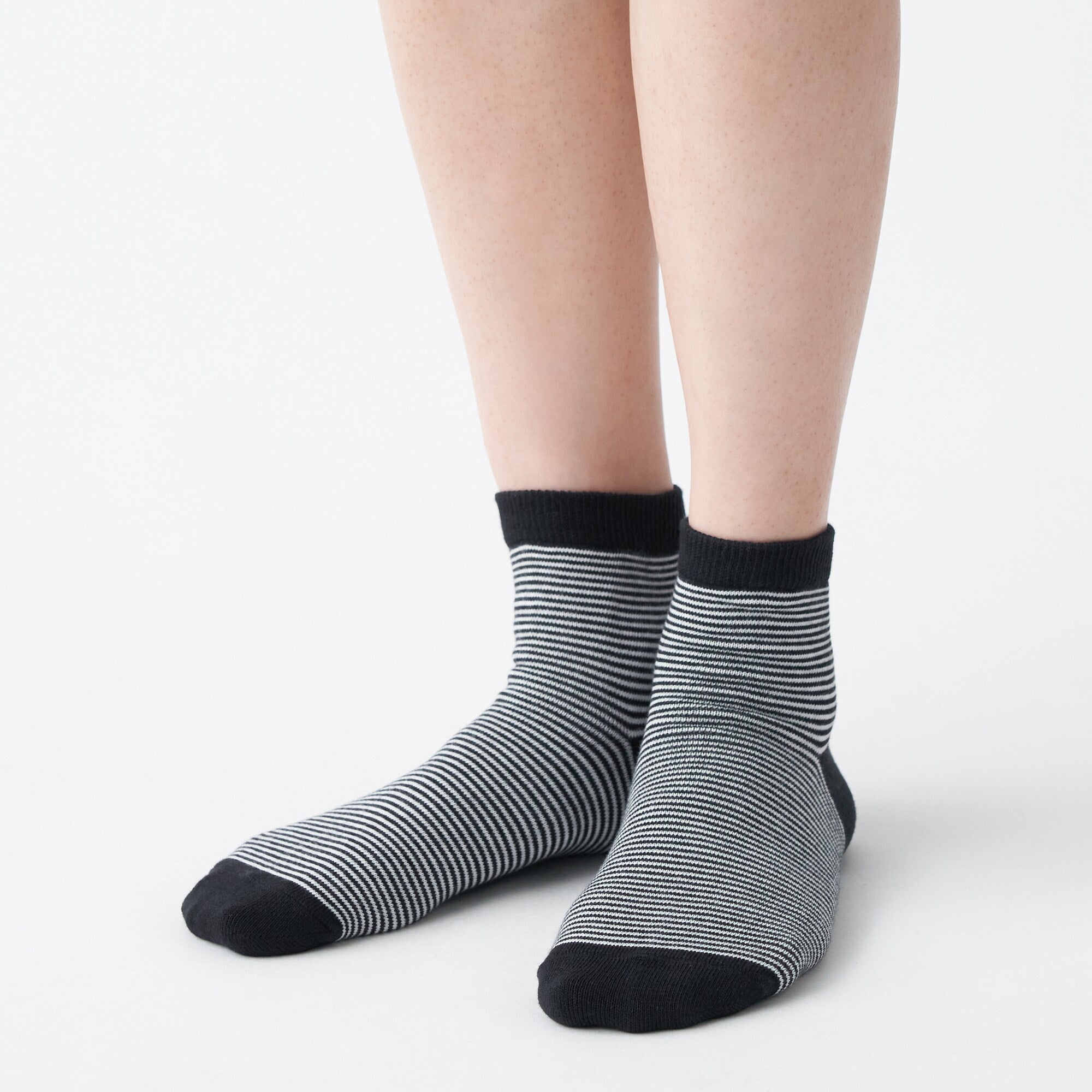 Right Angle Loose Top Short Socks