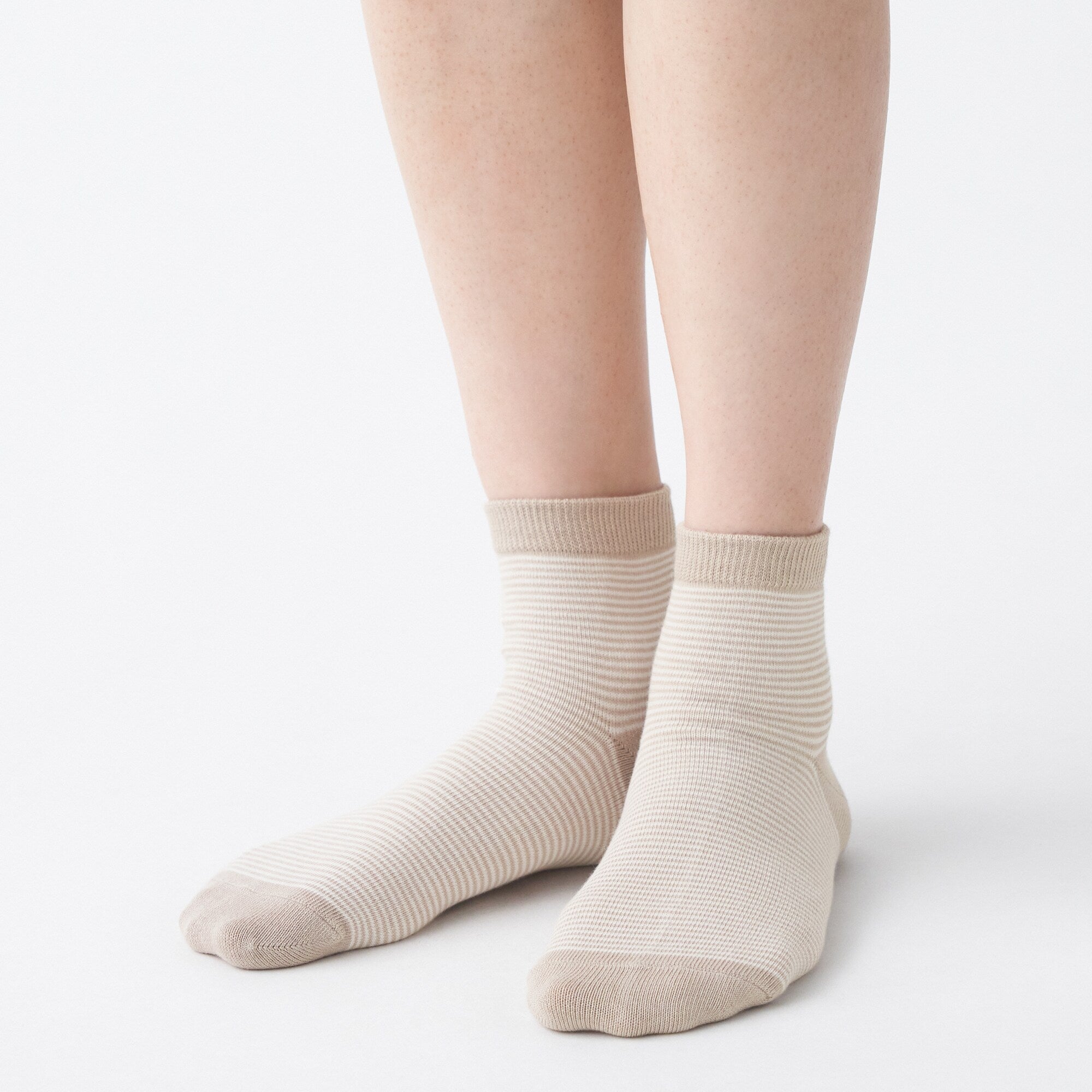 Right Angle Loose Top Short Socks