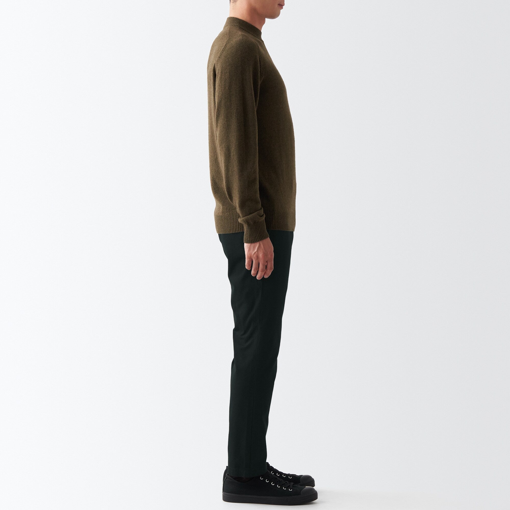 Men's 4-Way Stretch Chino Slim Pants (L30)