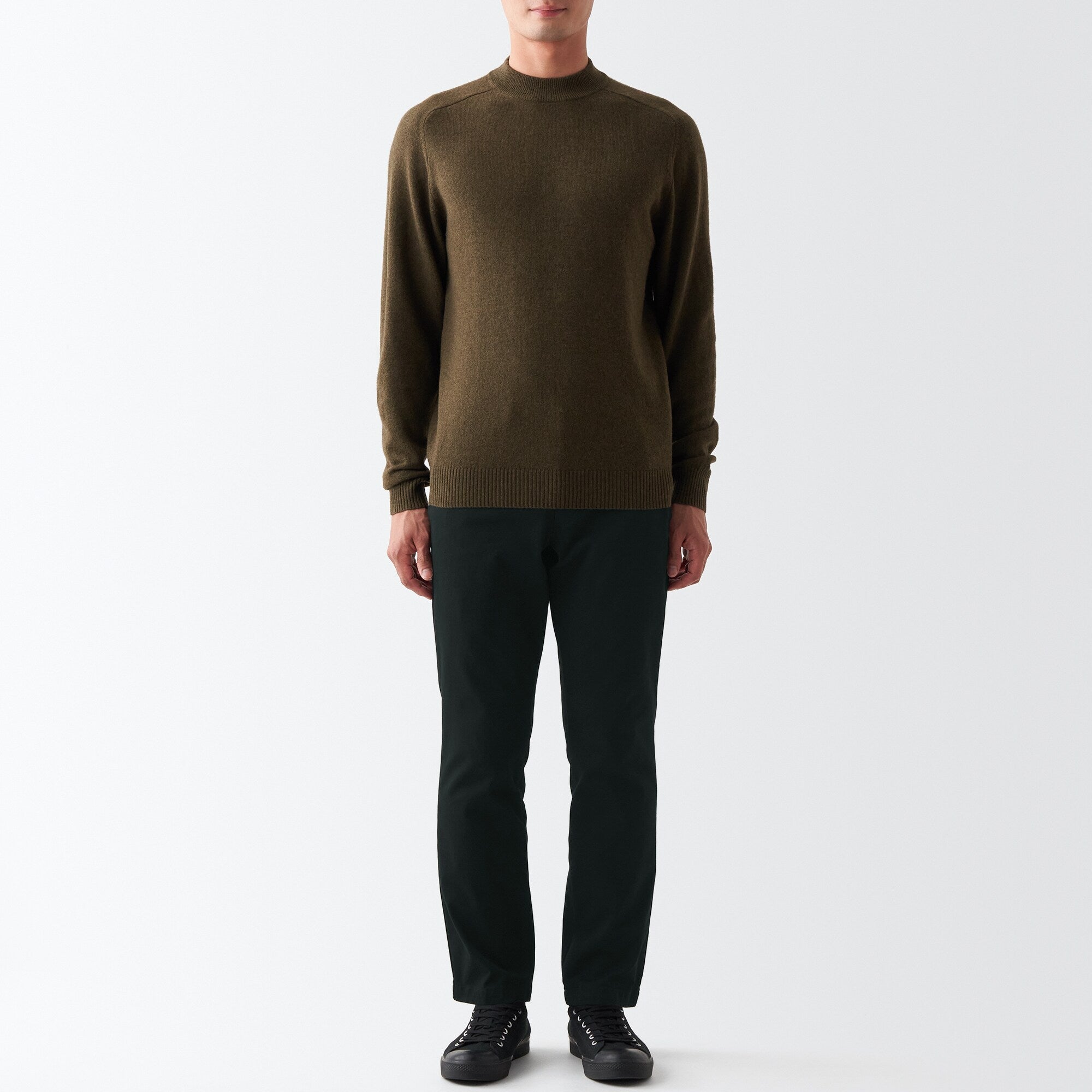 Men's 4-Way Stretch Chino Slim Pants (L30)