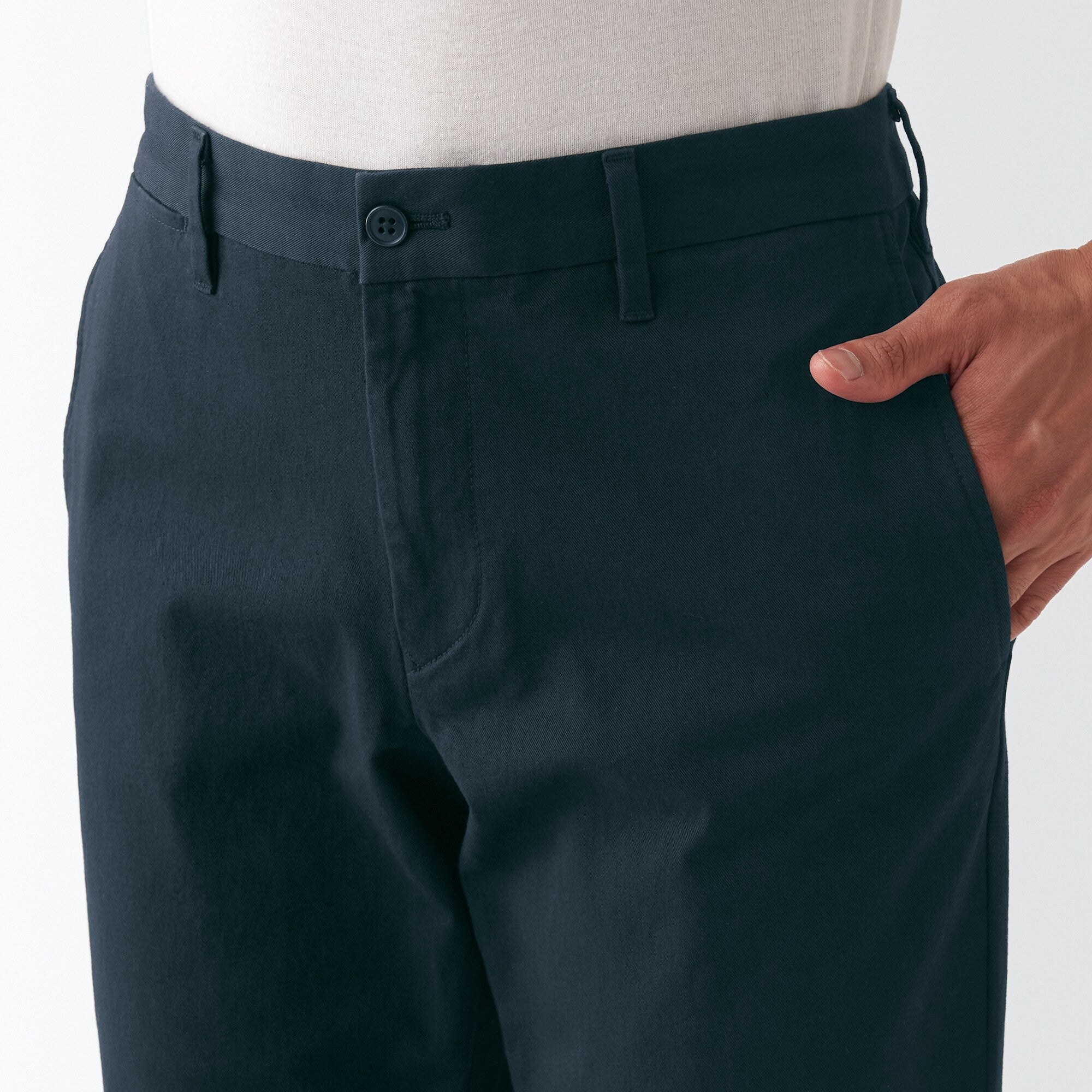 Men's 4-Way Stretch Chino Slim Pants (L30)