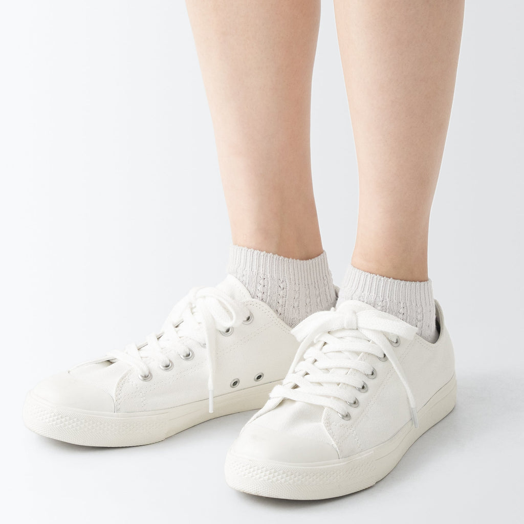 Right Angle Pattern Stitch Sneaker Socks