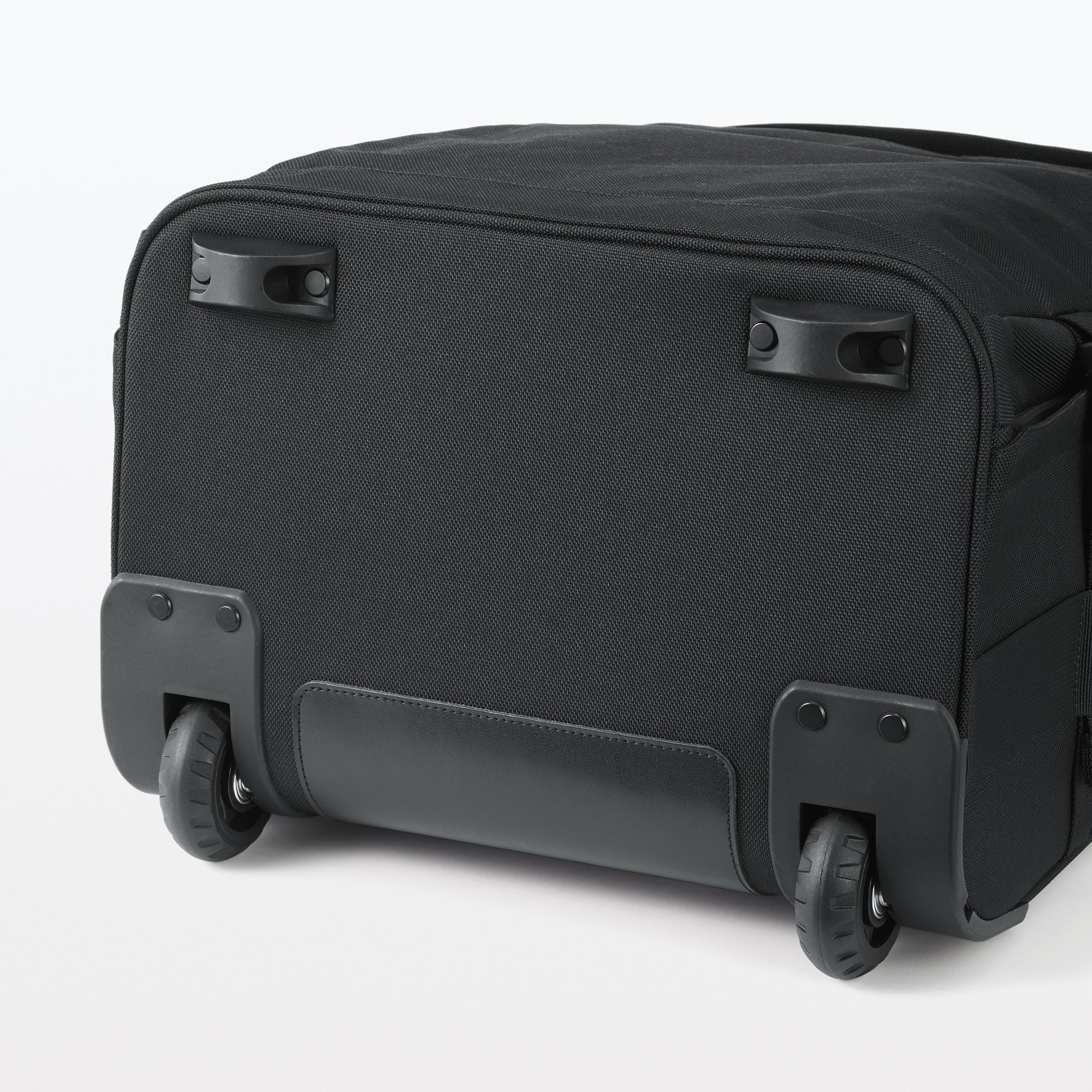 Soft Shell Suitcase 40L | Carry-On