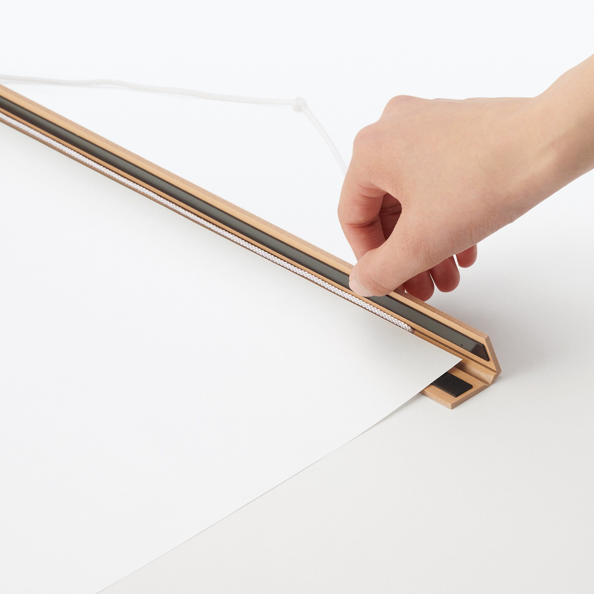 Poster Magnetic Hanger - 17.7