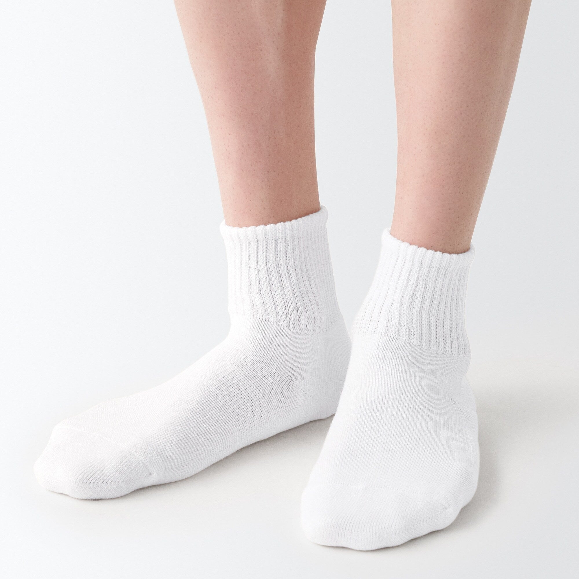 Right Angle Pile Short Socks