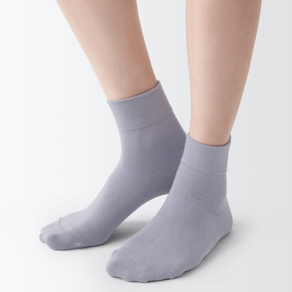Right Angle Loose Top Short Socks