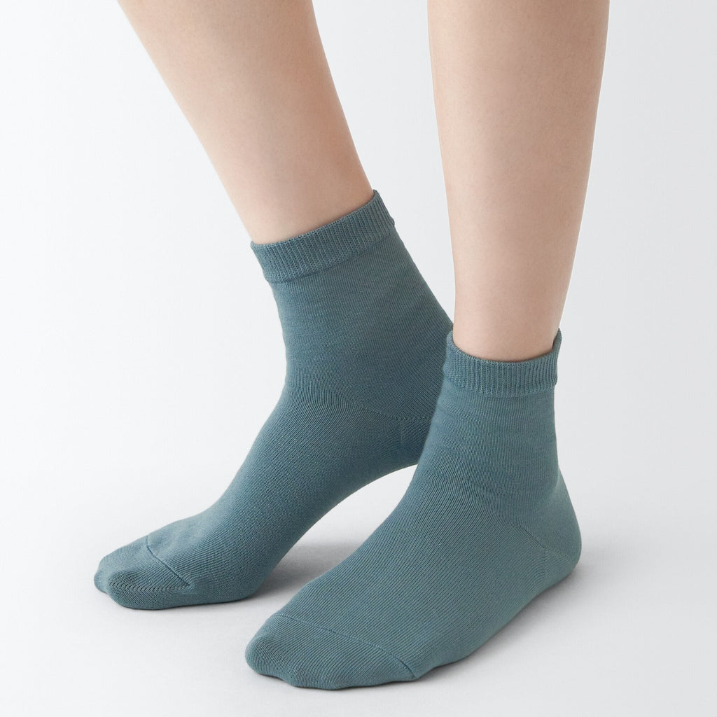Right Angle Loose Top Short Socks
