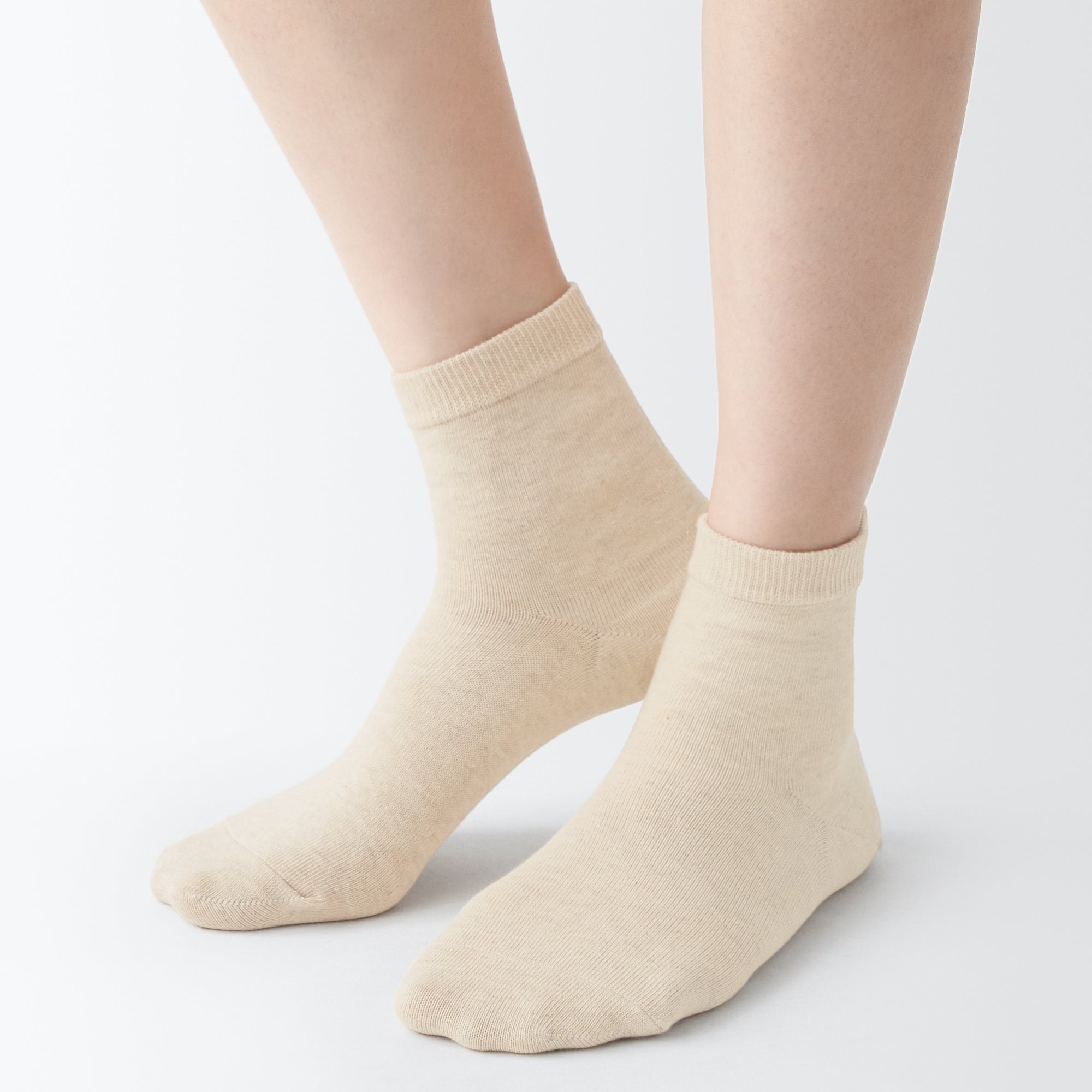 Right Angle Loose Top Short Socks