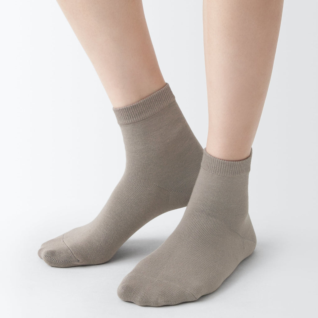 Right Angle Loose Top Short Socks