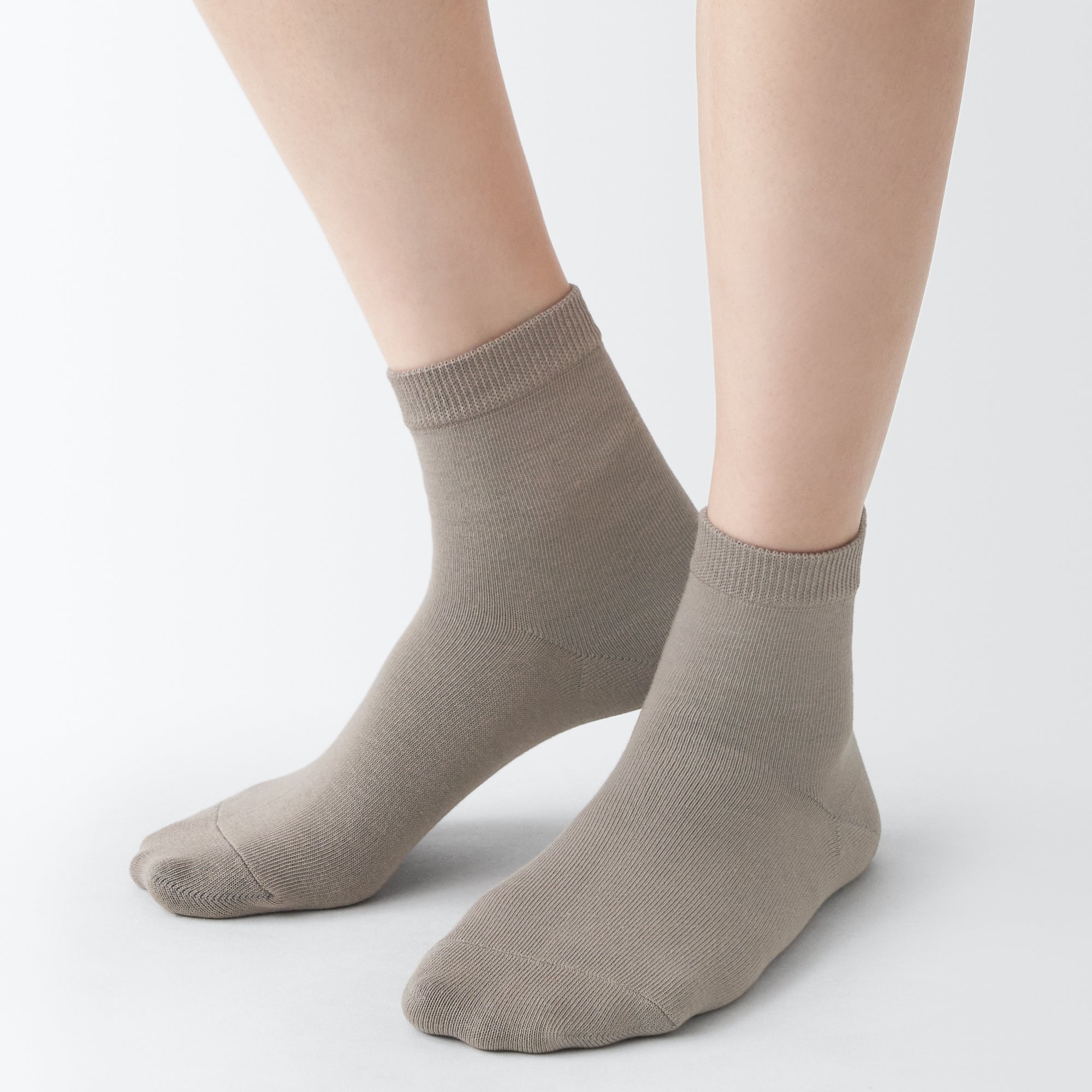 Right Angle Loose Top Short Socks