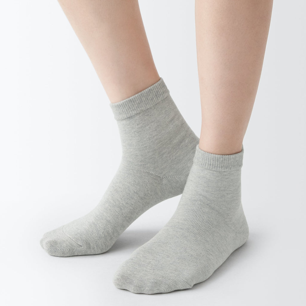 Right Angle Loose Top Short Socks